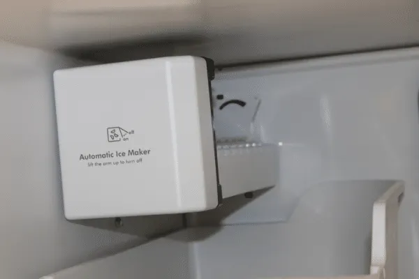 why is my ice makers ice cloudy