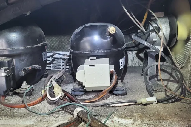 refrigerator compressor that can overheat from dirty coils